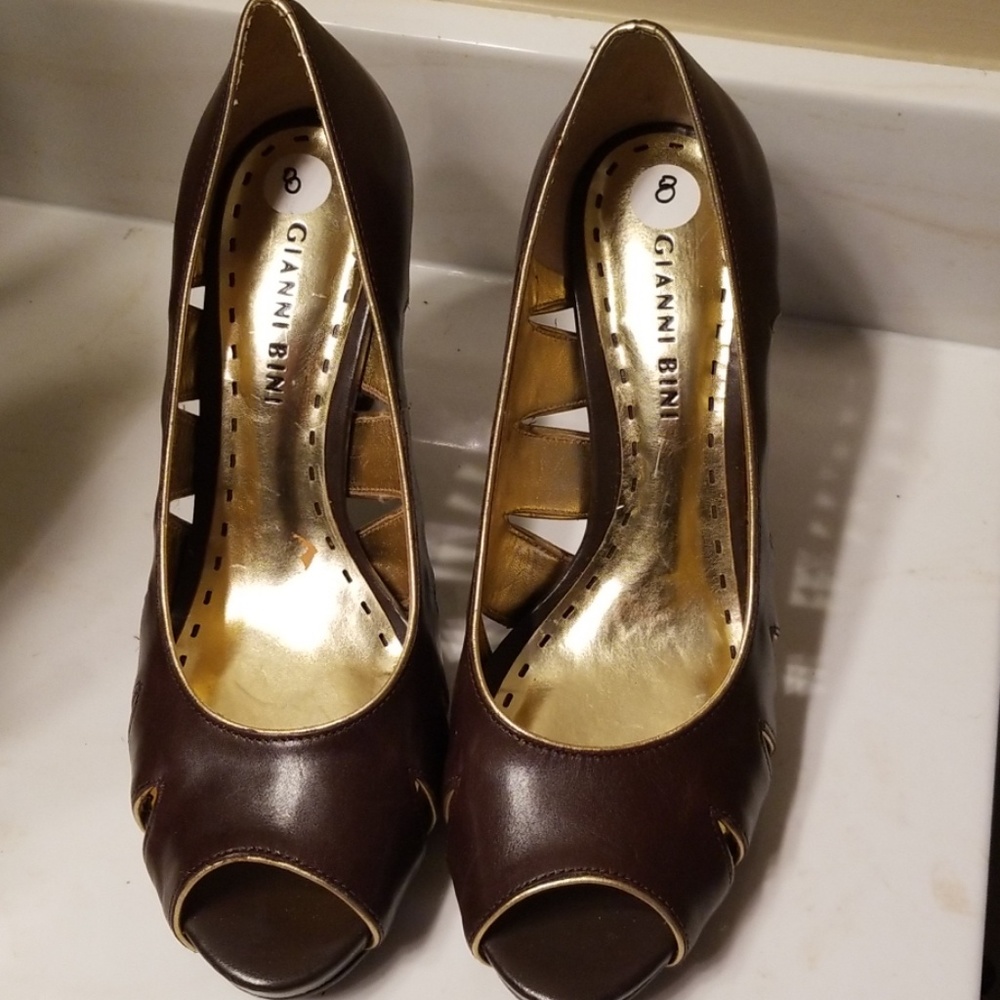 Cute Brown Heels